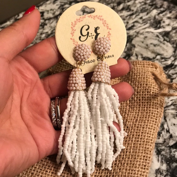 White beaded earrings - Picture 3 of 3